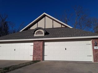34 S Woodsprings Dr, Fayetteville, AR 72701