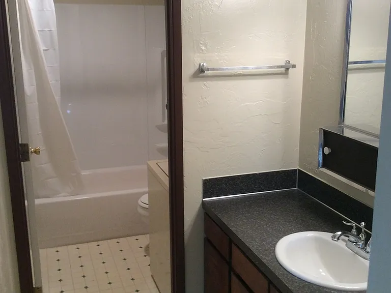 1614 W 8th Ave — Photo 20