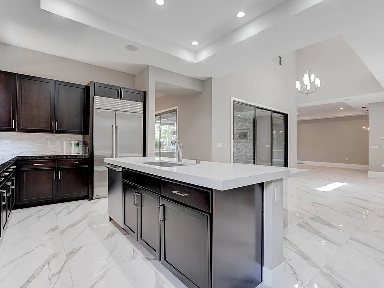 86 Pristine Glen St — Photo 6