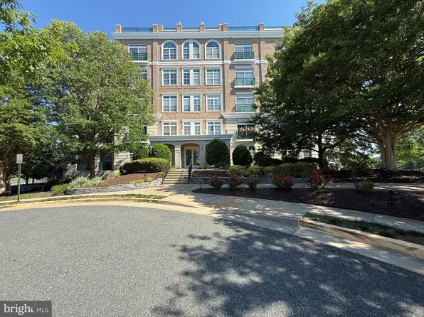 830 Belmont Bay Dr APT 406, Woodbridge, VA 22191