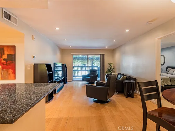 22100 Burbank Blvd Unit 138D, Woodland Hills, CA 91367