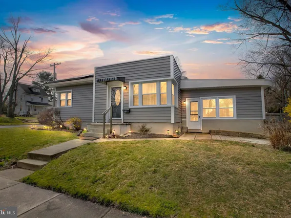 401 Kingston Ave, Barrington, NJ 08007