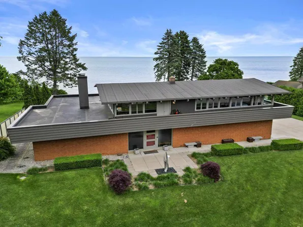 830 Waters Edge ROAD, Racine, WI 53402