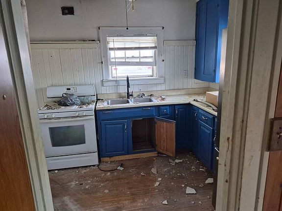 2nd image of 1512 Burton St