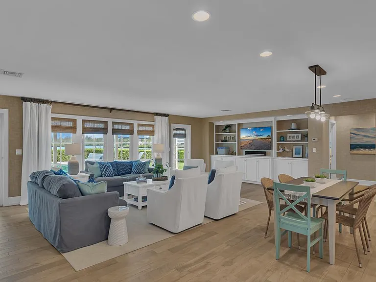 215 Live Oak Rd — Photo 8