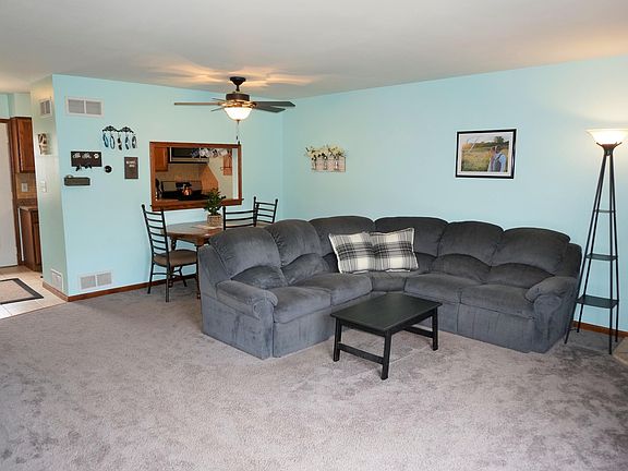 3rd image of W163N11488 Windsor Ct