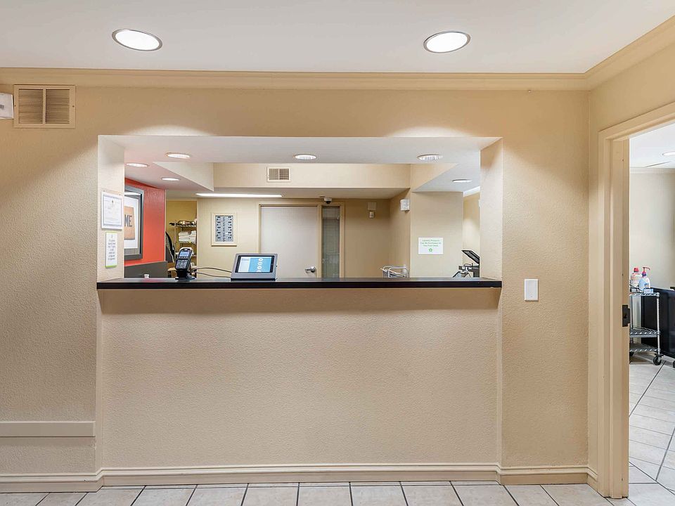 Lobby and Guest Check-in
