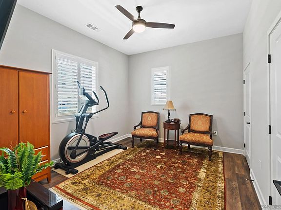 4th image of 11024 Logan Way