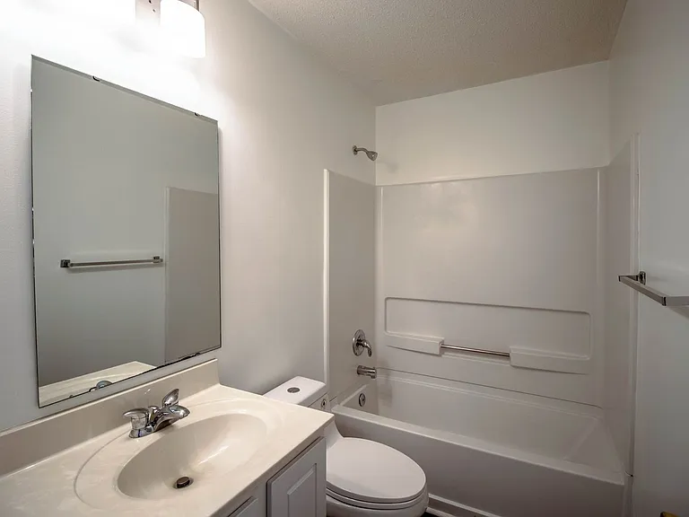1214 Waverly Place Dr — Photo 8