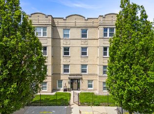 5054 N Troy St APT 3, Chicago, IL 60625