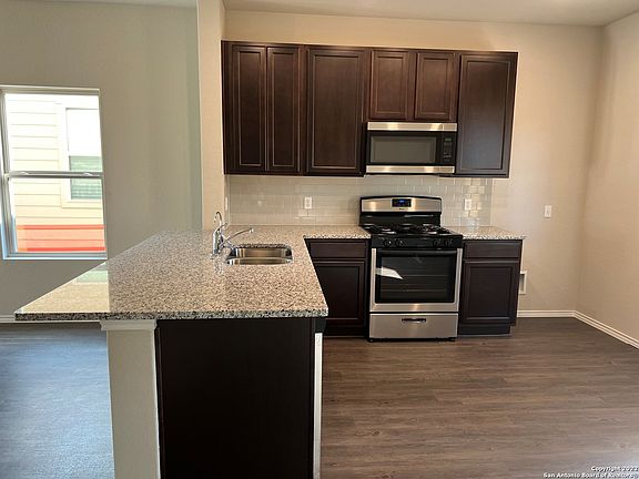 3rd image of 13429 Carter Cove