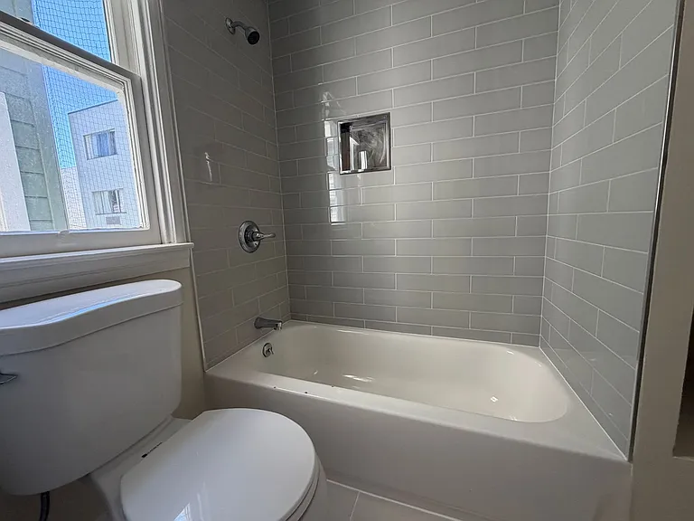 571A Minna St #571A — Photo 5
