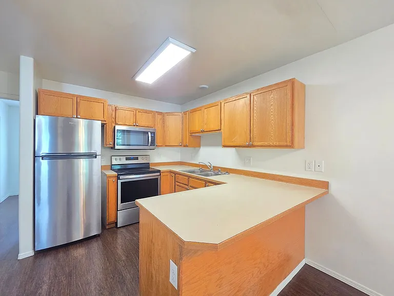 407 E 8th Ave — Photo 35