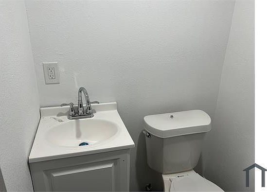 3rd image of 7820 Corina Dr