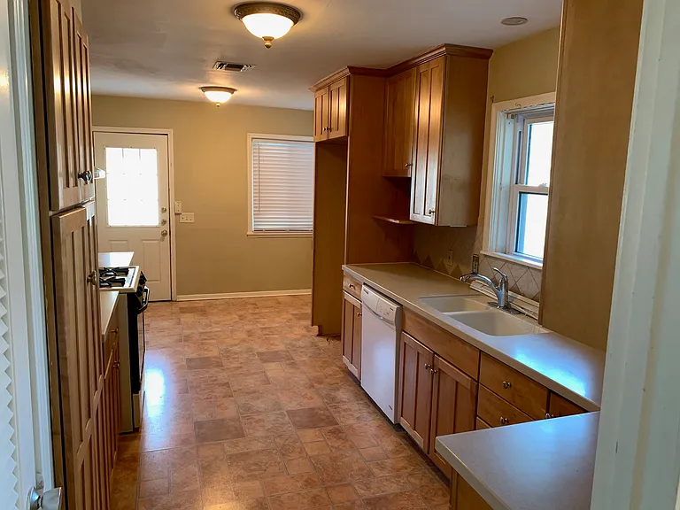 324 Pasadena Pl — Photo 8