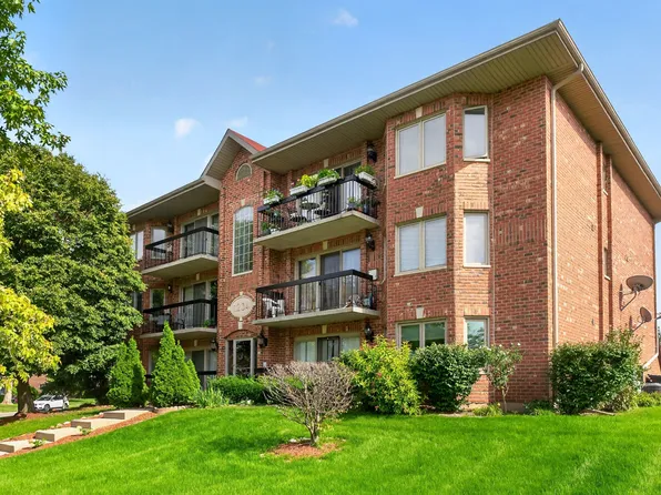 1204 Chalet Rd APT 302, Naperville, IL 60563
