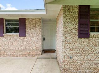 2014 Ridge Rd, Claremore, OK 74017