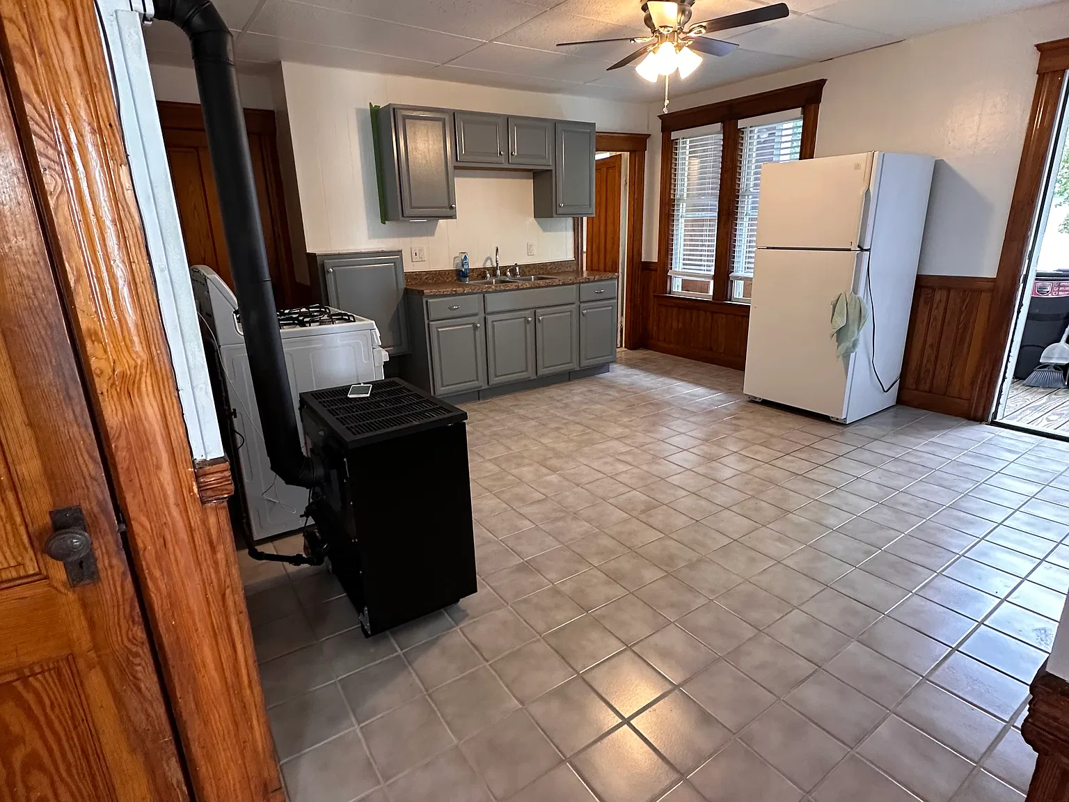 2 bed, 966 sqft, $1,895 — Photo 3