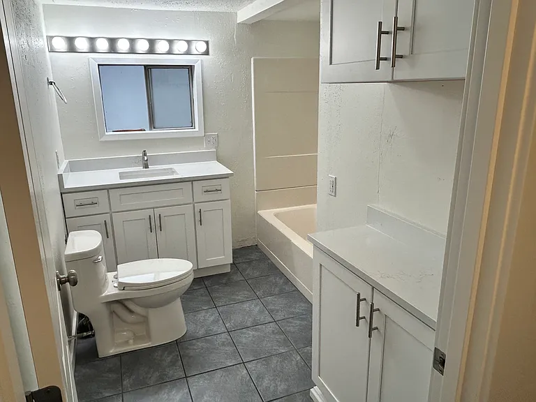 412 W 14th Ave — Photo 13