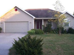 1817 E 29th St, Lawrence, KS 66046