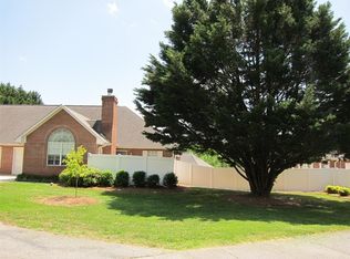 303 Alston Ridge Ct, Cornelia, GA 30531