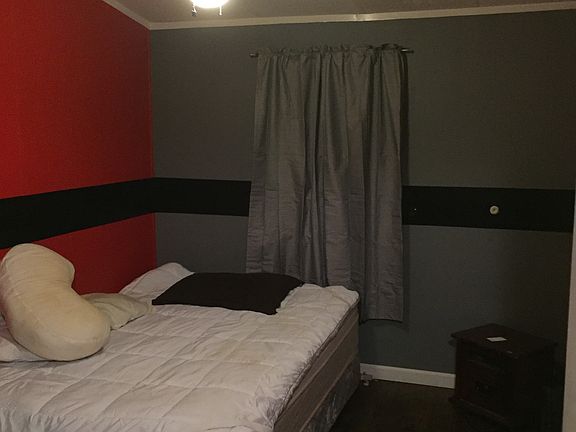 2nd bedroom (smallest)