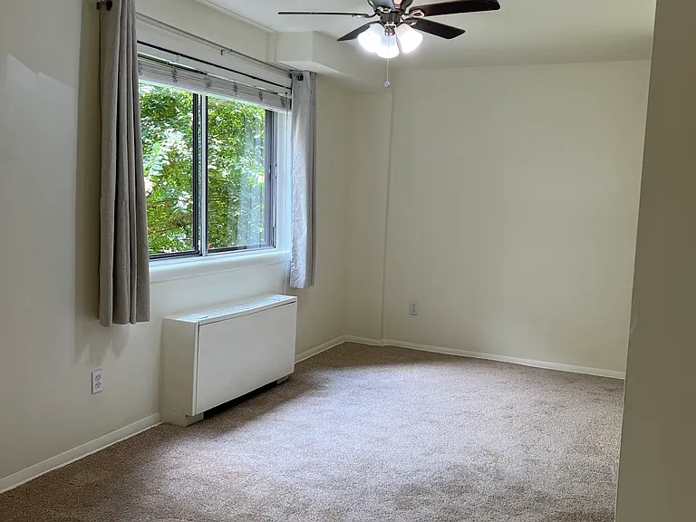 1508 S George Mason Dr #12 — Photo 2