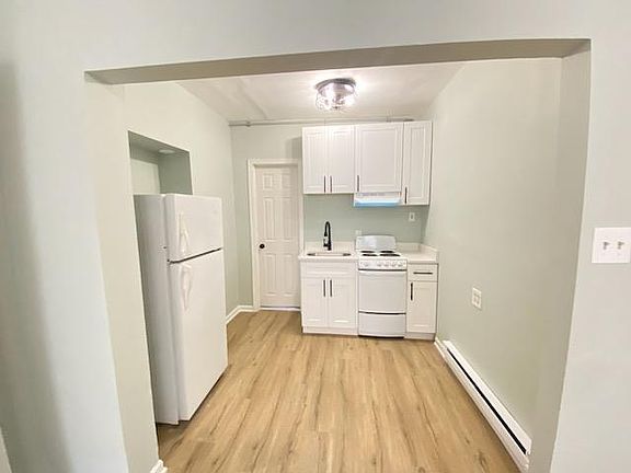 2nd image of 611 W Norris St #B