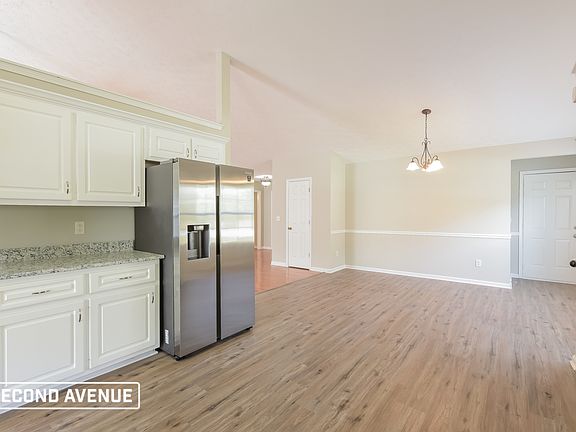 3rd image of 2725 Lenora Springs Dr