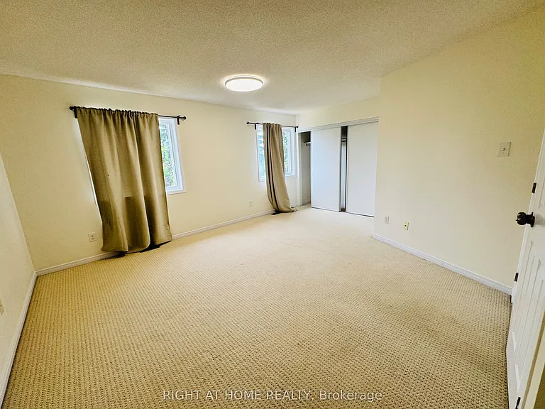 1069 Marconi Ave — Photo 18
