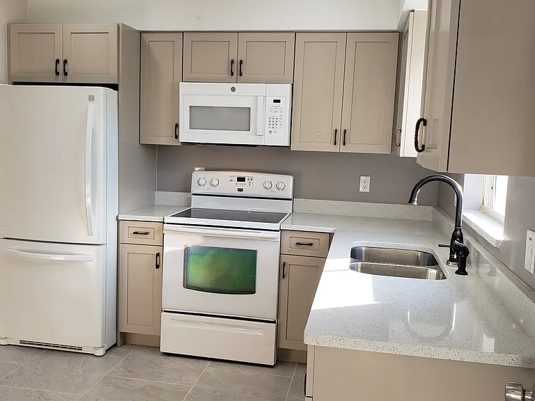 655 16th St NW #651 — Photo 51