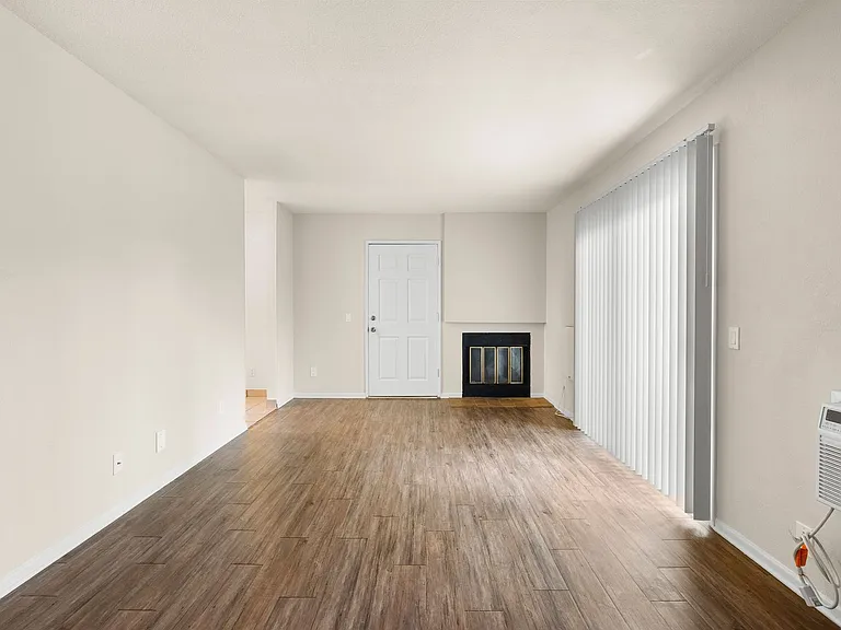 Melrose Manor Apartments - Riverside, CA — Photo 52
