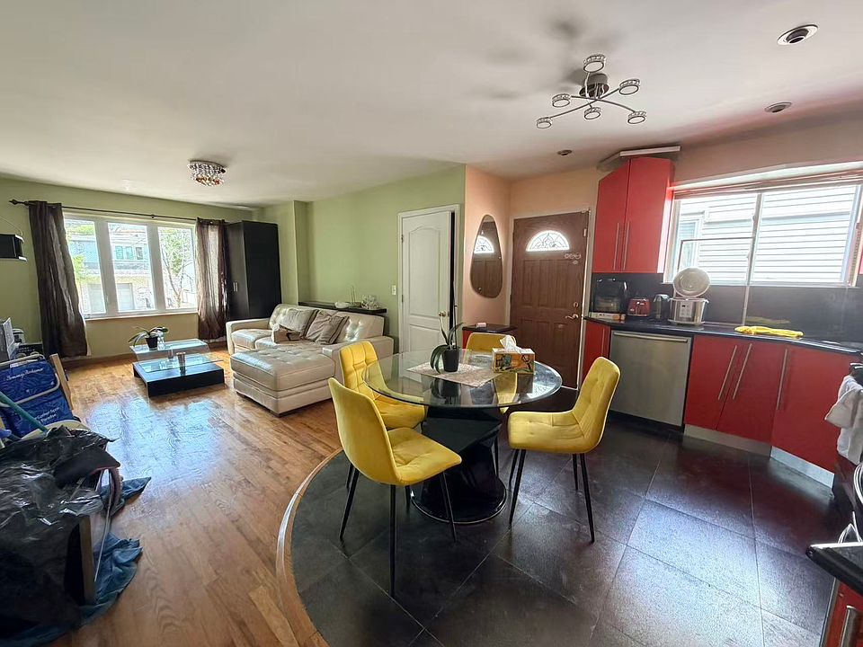 1st image of 81 Glover St #1