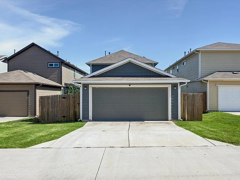 2202 Arborside Dr — Photo 15