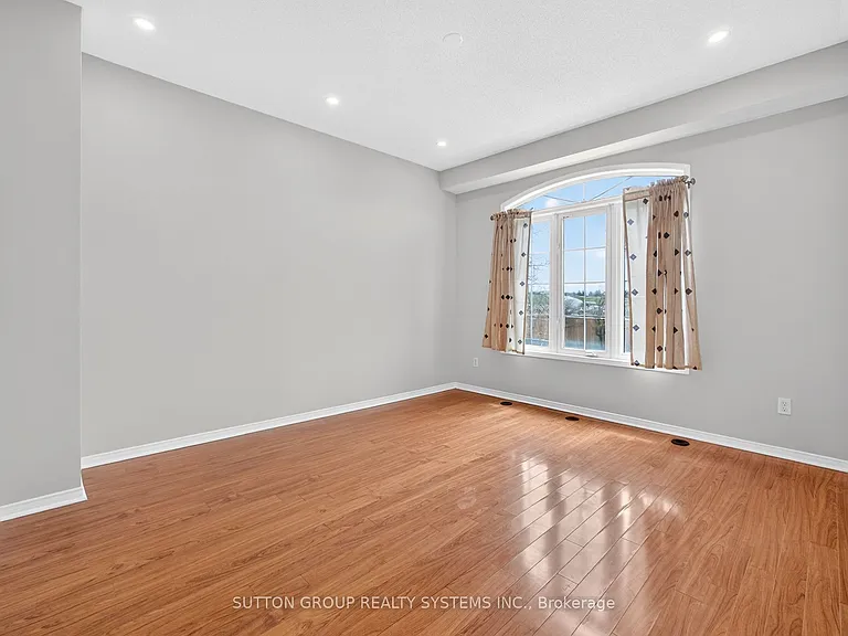 6556 Opera Glass Cres S — Photo 12
