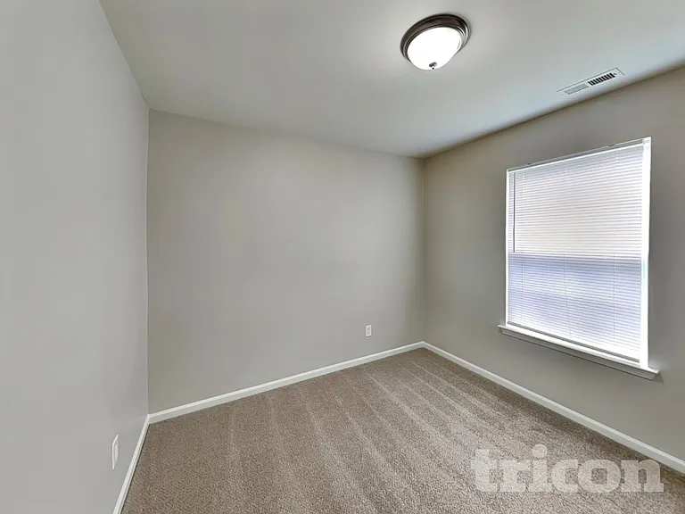 106 Newport Dr — Photo 13