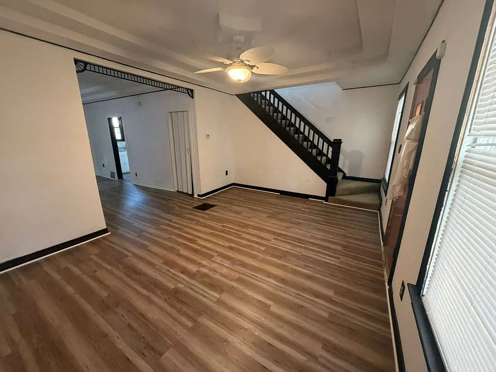3 bed, 1360 sqft, $1,200 — Photo 2