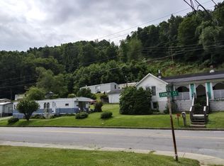 1342 Farmer St, Richlands, VA 24641