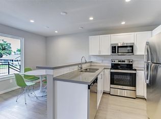 645 E 11th 1/2 St APT 16, Houston, TX 77008