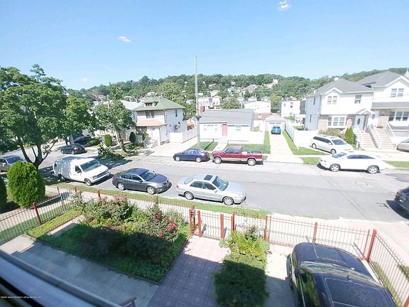 4th image of 445 Oder Ave