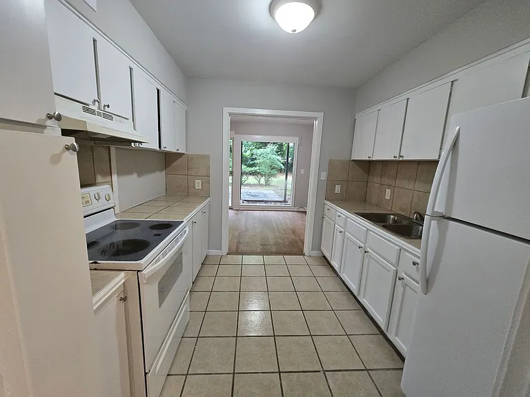 3701 Wesley Dr — Photo 34
