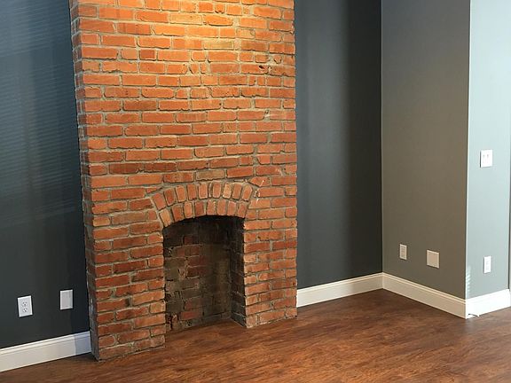 2nd image of 250 Kelton Ave #250