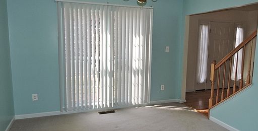 4th image of 419 Oakridge Dr