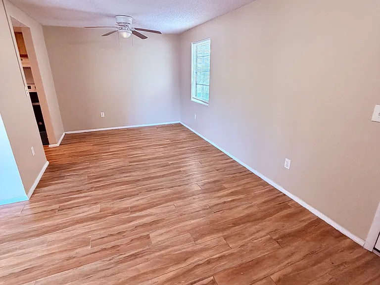 129 Camphor Cir #F — Photo 14