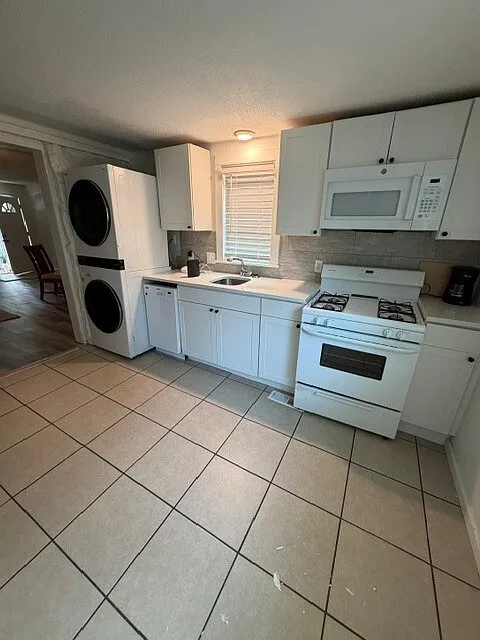 1311 Cynthia Drive — Photo 2