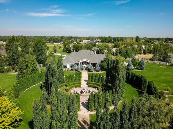 900 Castlerock Ln, Idaho Falls, ID 83404