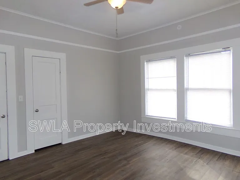 222 E Thomas St — Photo 6
