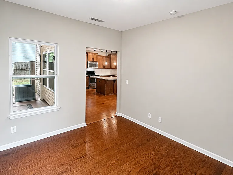 104 Isabella Ct — Photo 10