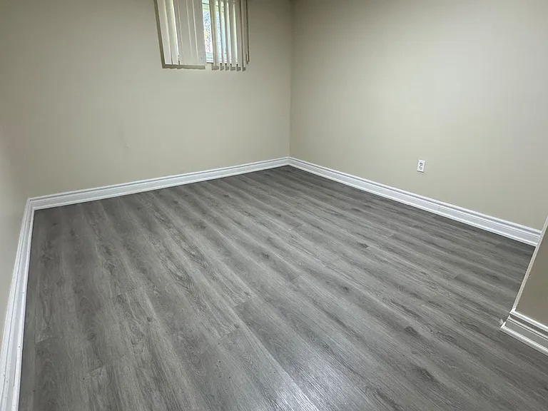 312 Coronation Dr #BASEMENT — Photo 16