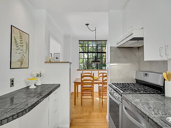 5th image of 116 Pinehurst Ave APT S1